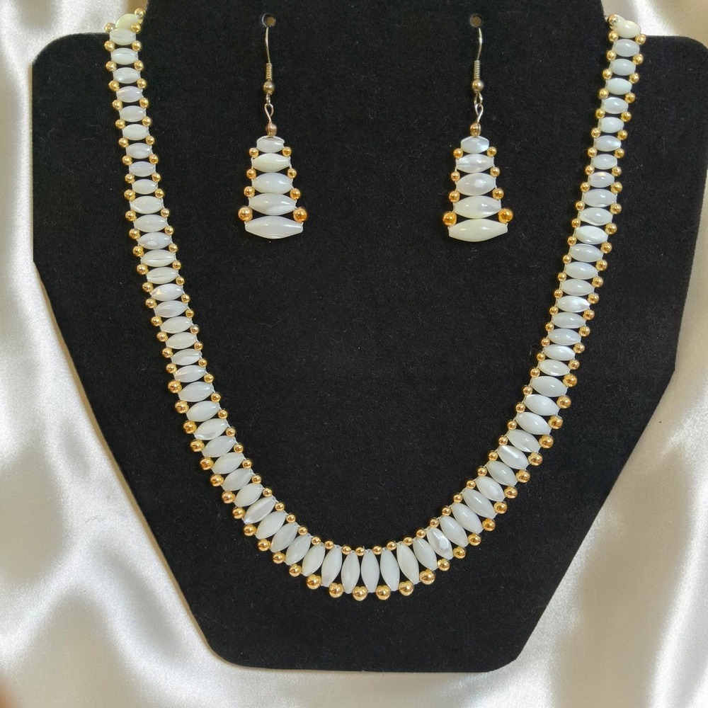Vintage Luminous White Bead Necklace Earrings Set Demi Parure Gold Tone